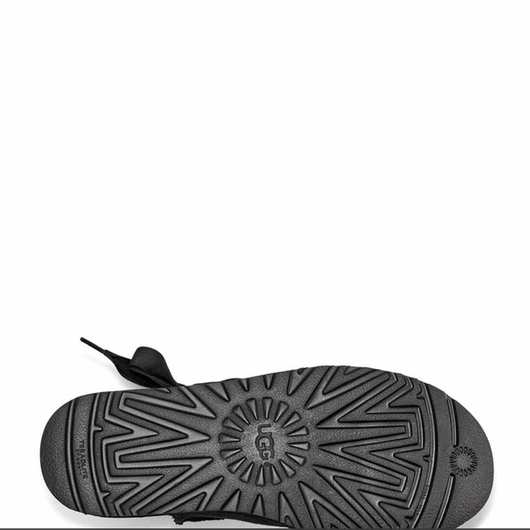 Sold UGG Classic Lace-Up mini Boot, size 7, NIB - Picture 13 of 15